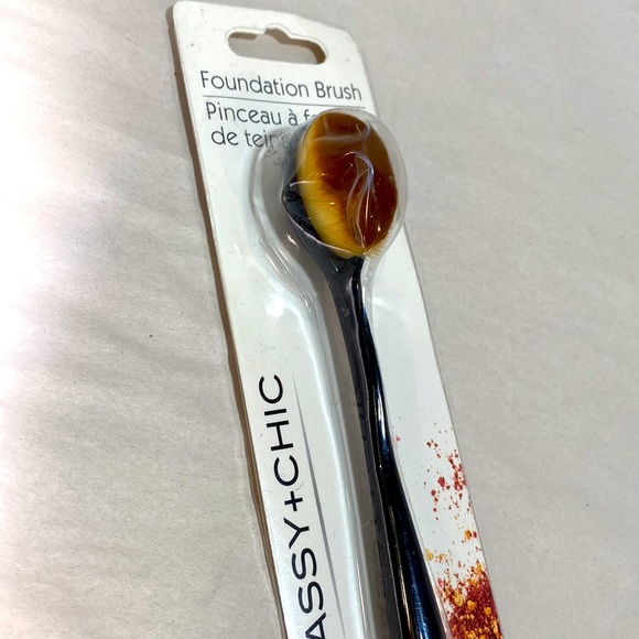 SASSY + CHICK Make Up Foundation Brush. New In Package - Picture 5 of 5